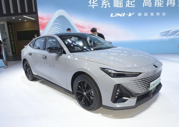  奥迪,奥迪A6L,魏牌,拿铁DHT-PHEV,拿铁DHT,荣威,鲸,长安,长安UNI-V,长安深蓝,长安深蓝SL03,吉利汽车,帝豪,MINI,MINI,五菱汽车,五菱凯捷,五菱星辰,宝马,宝马5系,星越L,日产,轩逸,五菱佳辰,阿维塔,阿维塔11,比亚迪,海豚,长安CS75,宋PLUS新能源,元PLUS,宏光MINIEV,哈弗,哈弗神兽,奥迪A6,奇瑞新能源,小蚂蚁,坦克,坦克500,坦克300,逸动,哈弗H6,汉,奔奔E-Star,奔驰,奔驰E级,缤瑞