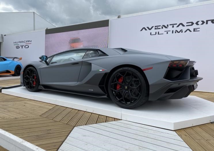  兰博基尼,Aventador