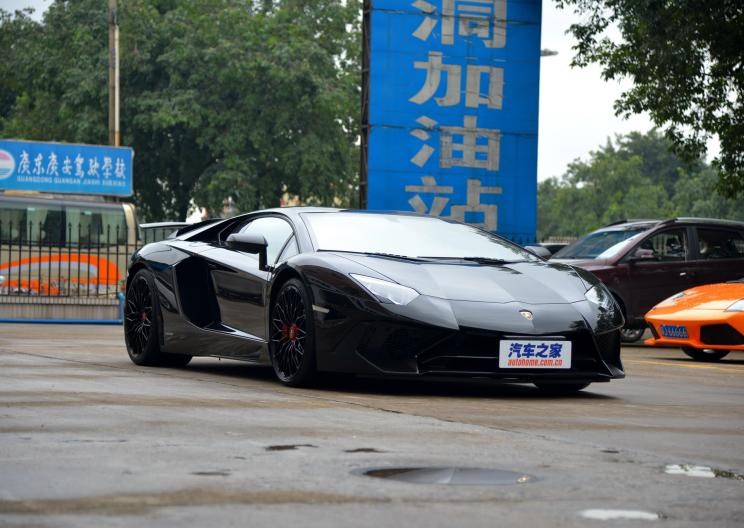  兰博基尼,Aventador