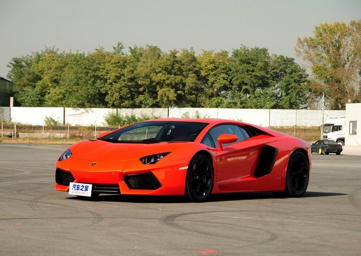  兰博基尼,Aventador